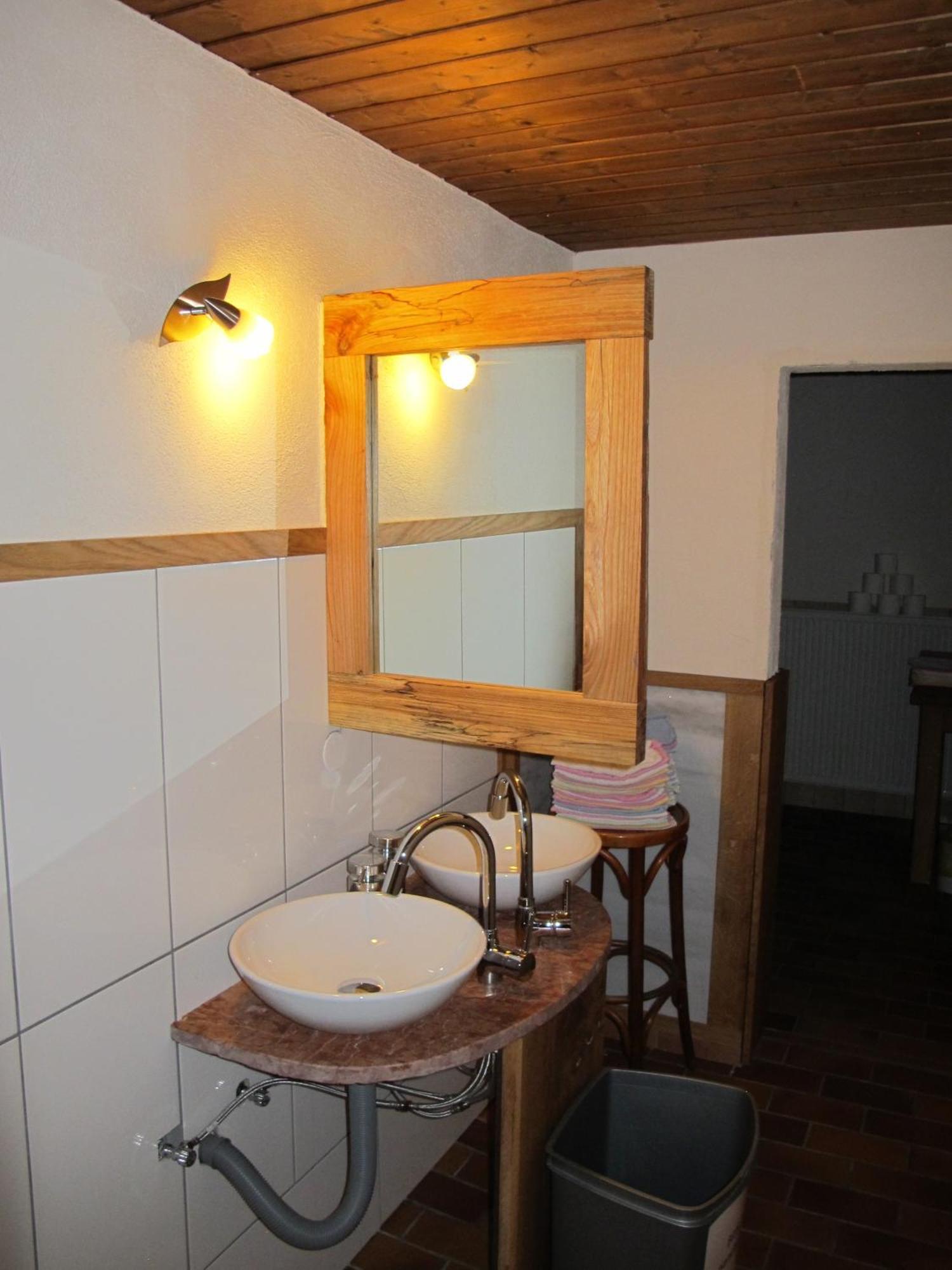 Schiff Bihlerdorf - Hostel Екстер'єр фото