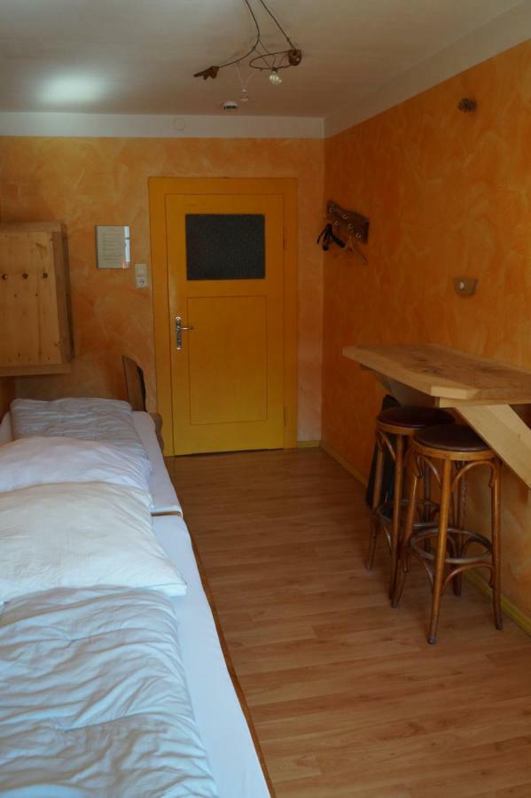 Schiff Bihlerdorf - Hostel Екстер'єр фото