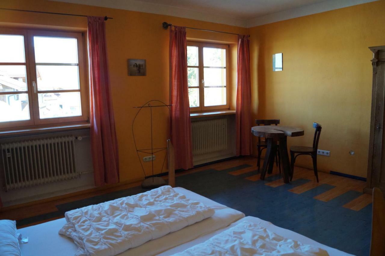 Schiff Bihlerdorf - Hostel Екстер'єр фото