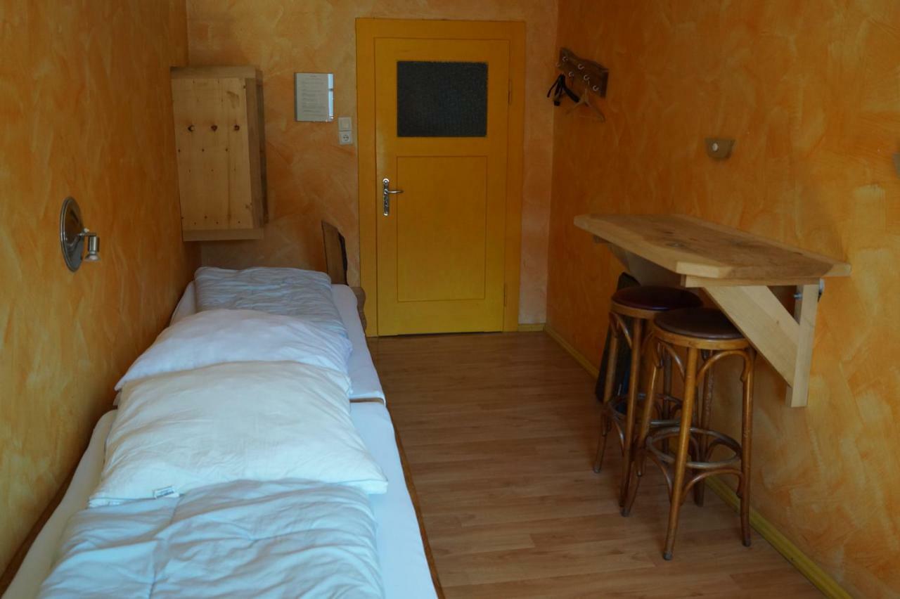 Schiff Bihlerdorf - Hostel Екстер'єр фото
